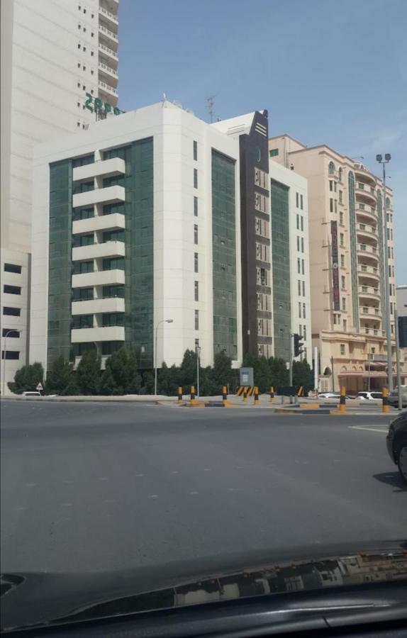 Al Abbas Tower Apartment Manama Luaran gambar