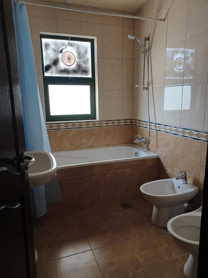 Al Abbas Tower Apartment Manama Luaran gambar