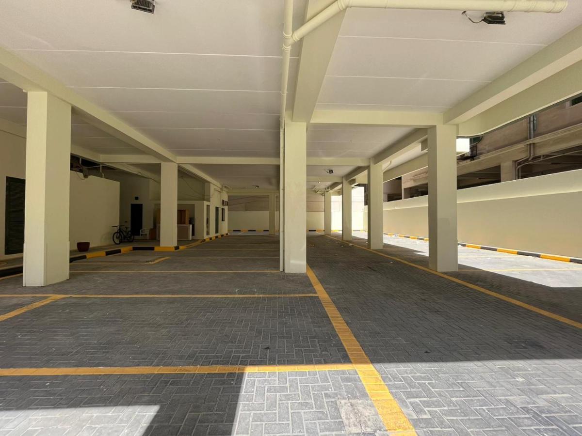 Al Abbas Tower Apartment Manama Luaran gambar