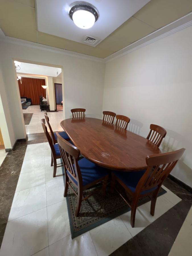 Al Abbas Tower Apartment Manama Luaran gambar